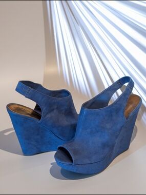 NWOT Carlos by Carlos Santana "Becket" Blue Suede Peep-Toe Wedge Sandals Size 8